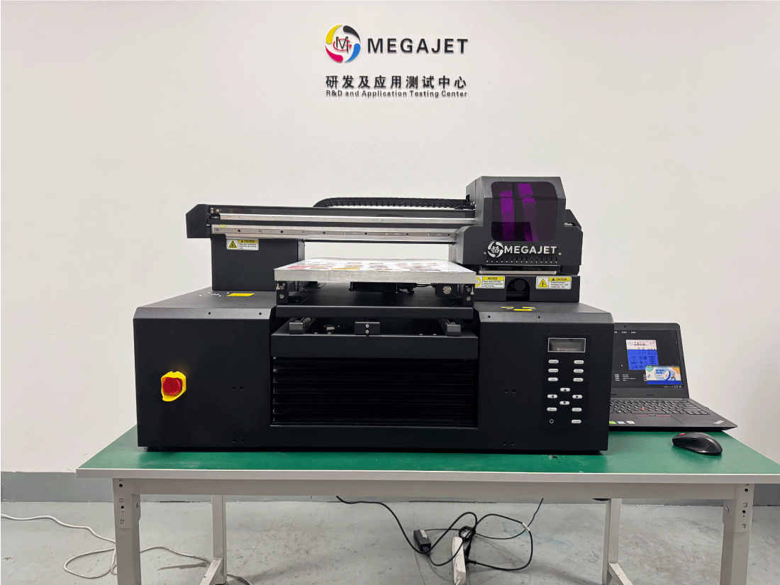 PLOTTER CAMA PLANA UV MEGAJET DE 40X60CMS CON 2 CABEZALES i1600 CMYK + W + V - Imagen 2
